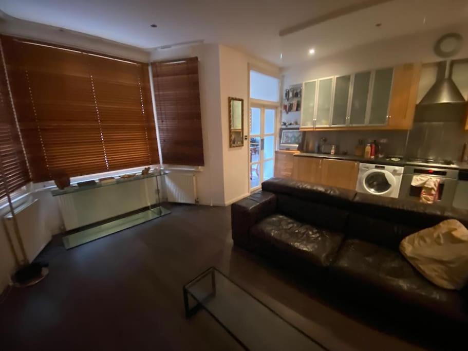 Large Studio Flat In Kensington Londen Buitenkant foto